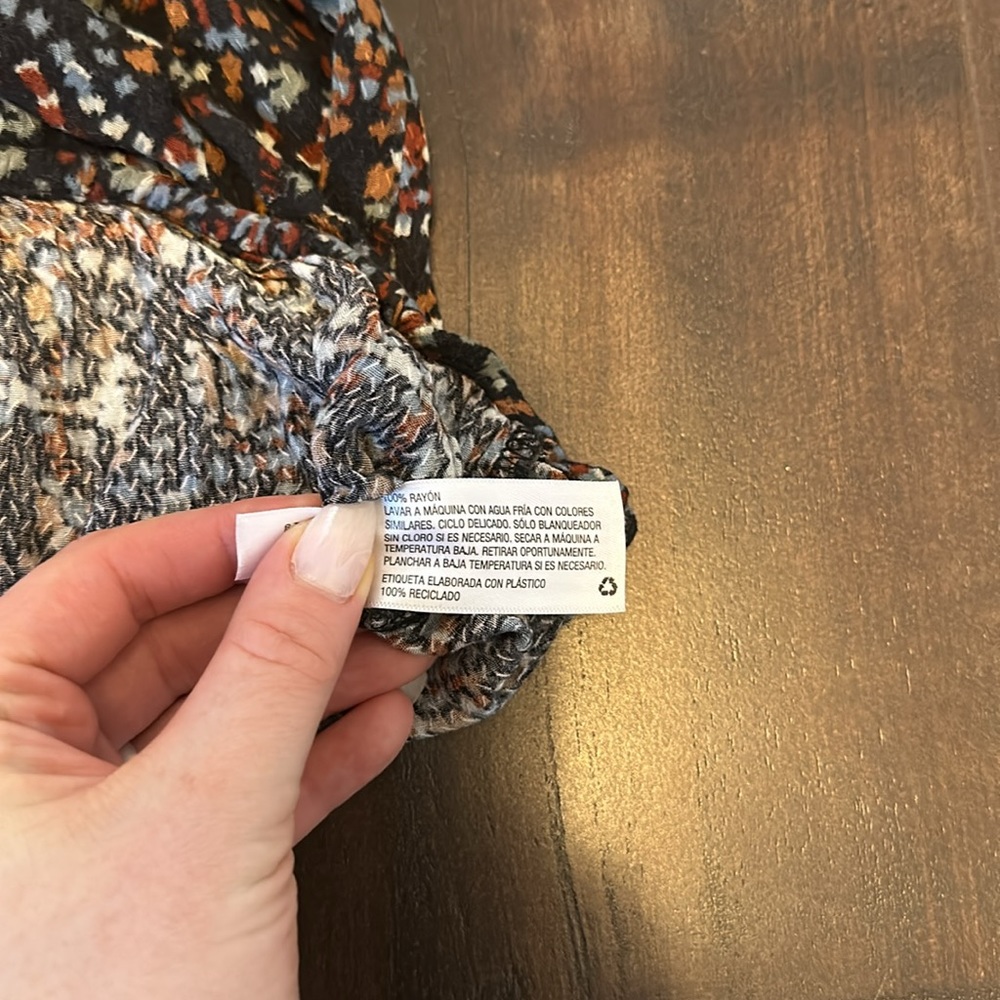 Patterned Blouse - Picture 7 of 7